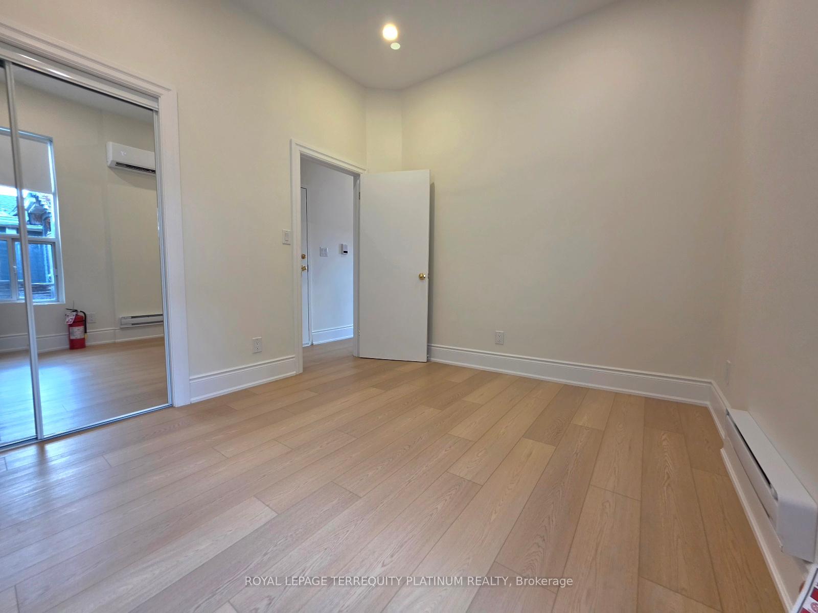 Photo 15 of Unit 4/ 2nd Floor, 11 Beaconsfield Avenue, Toronto, Little Portugal — HOMEH