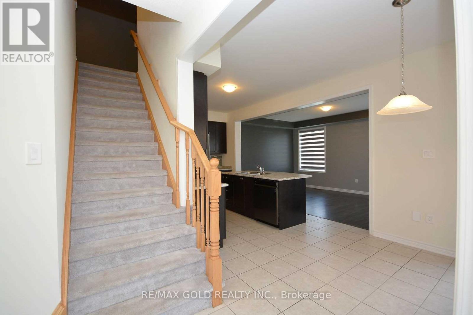 Photo 10 of 29 Ringway Road, Brampton, Northwest Brampton — HOMEH