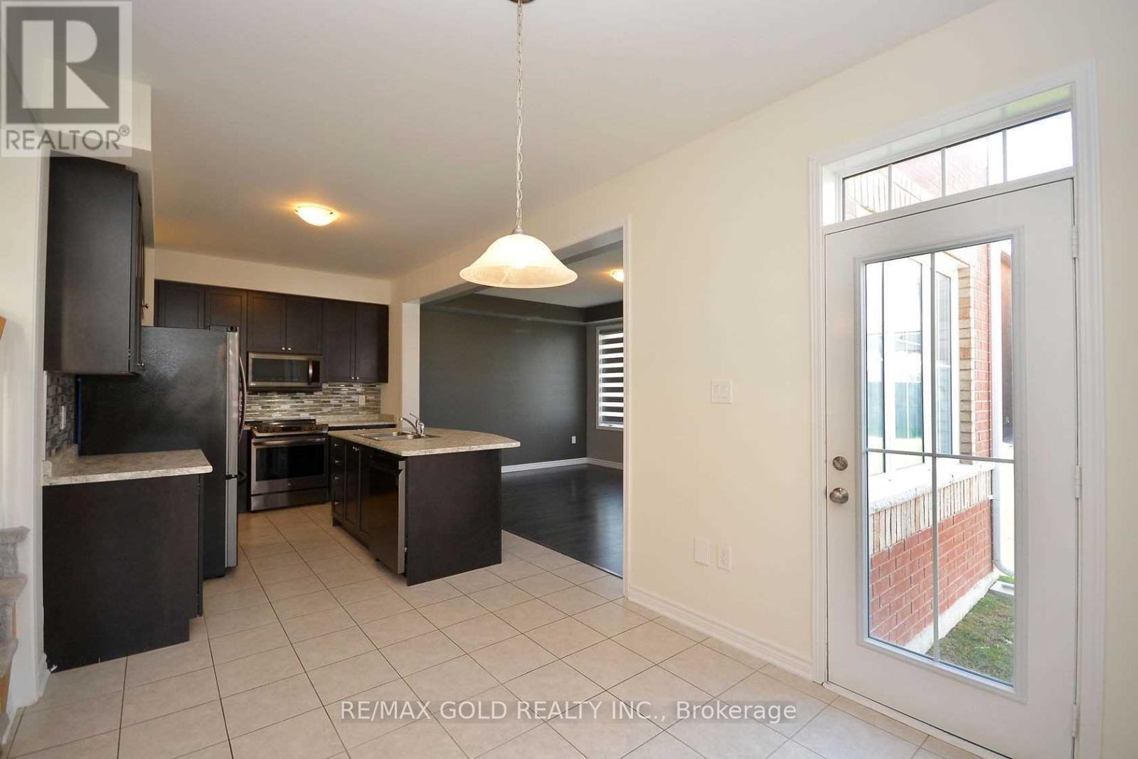 Photo 12 of 29 Ringway Road, Brampton, Northwest Brampton — HOMEH
