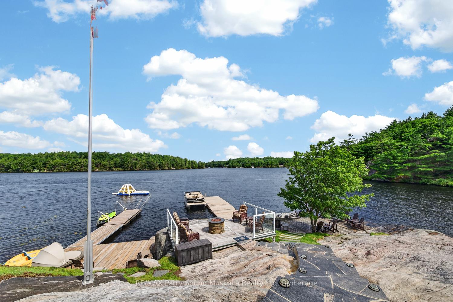 Photo 3 of 101 Healey Lake Water, The Archipelago, Archipelago South — HOMEH