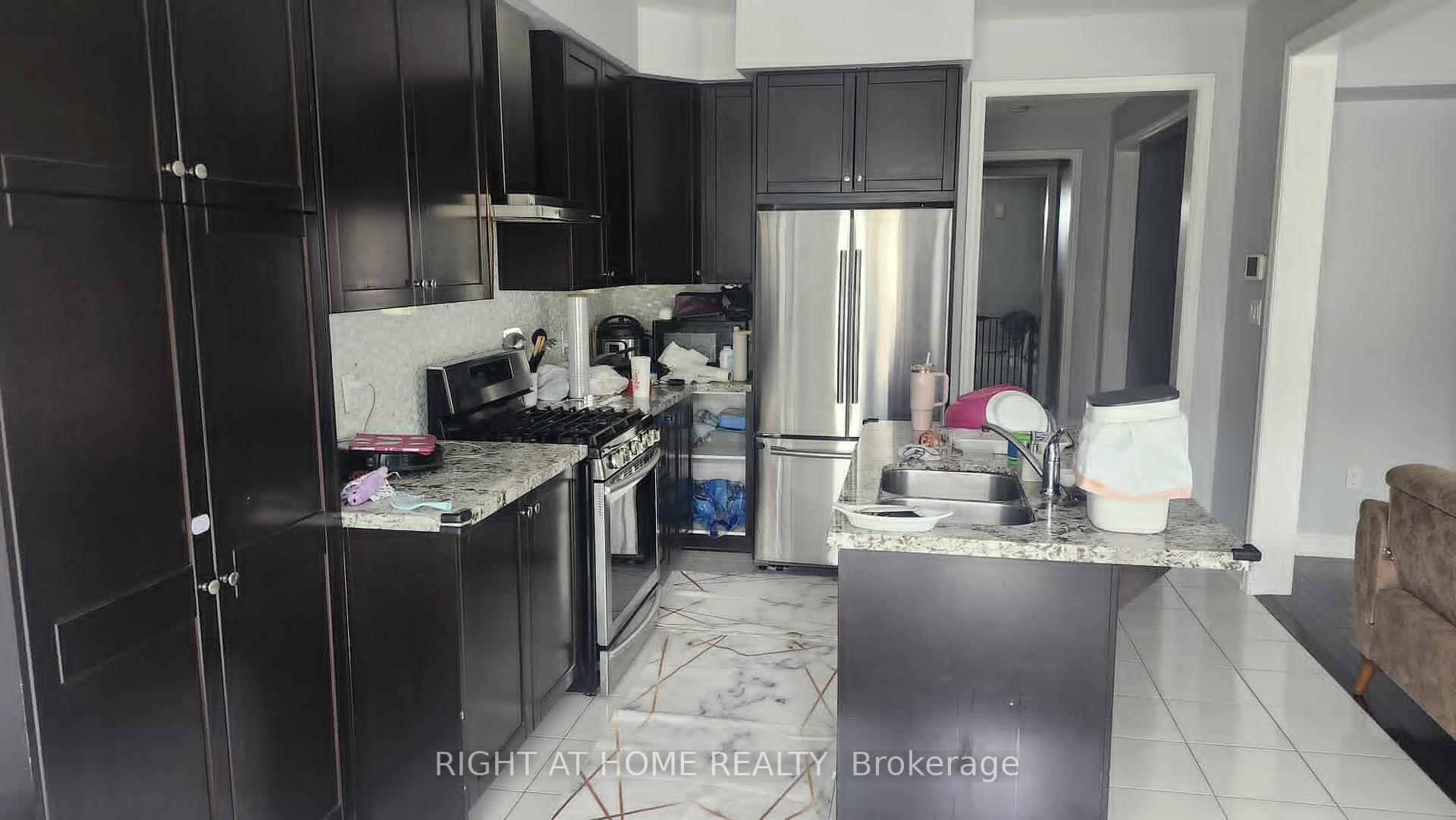 Photo 5 of 16 Red Tree Drive, Vaughan, Kleinburg — HOMEH