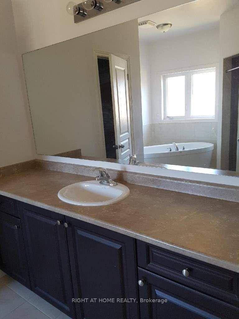 Photo 18 of 16 Red Tree Drive, Vaughan, Kleinburg — HOMEH
