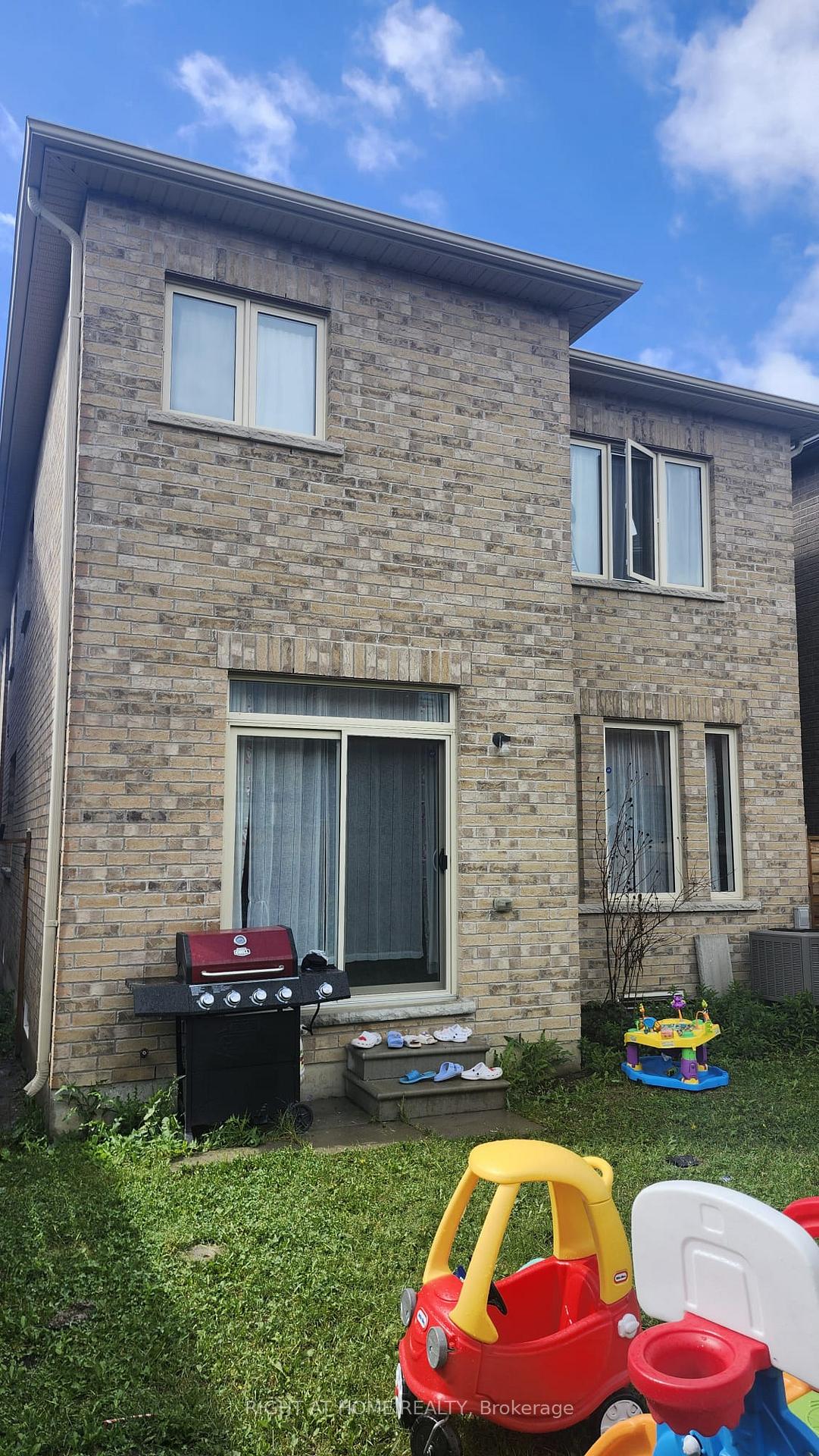 Photo 24 of 16 Red Tree Drive, Vaughan, Kleinburg — HOMEH