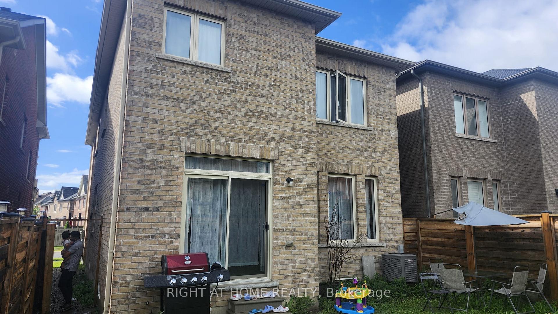 Photo 25 of 16 Red Tree Drive, Vaughan, Kleinburg — HOMEH