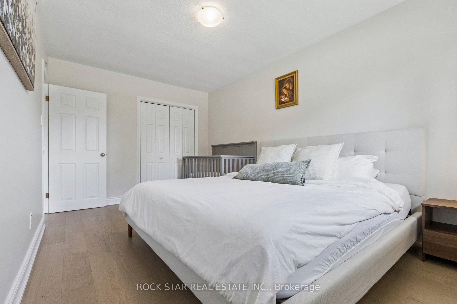 Photo 14 of 130 Hudson Crescent, Kitchener, Heritage Park - Kitchener — HOMEH