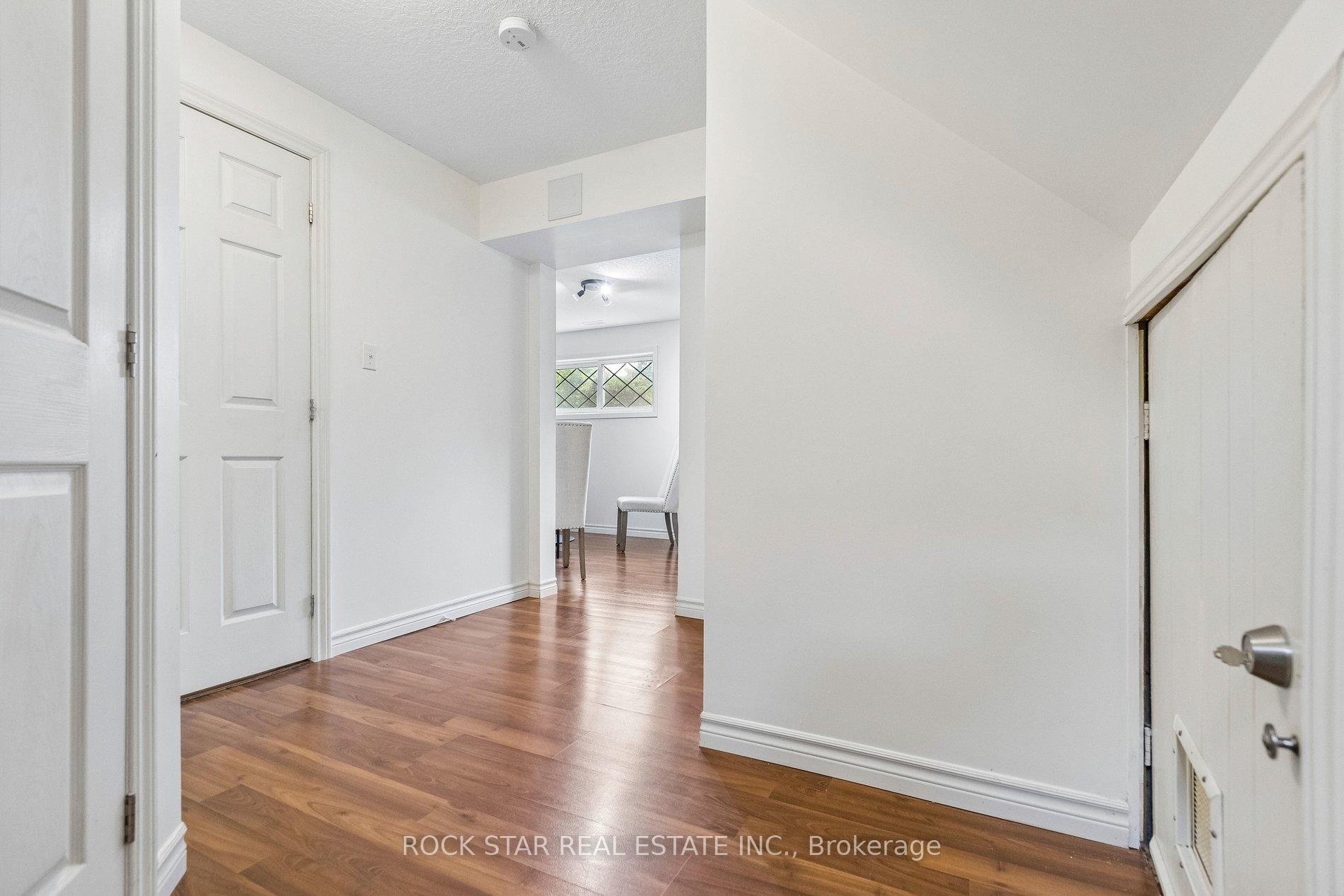 Photo 23 of 130 Hudson Crescent, Kitchener, Heritage Park - Kitchener — HOMEH