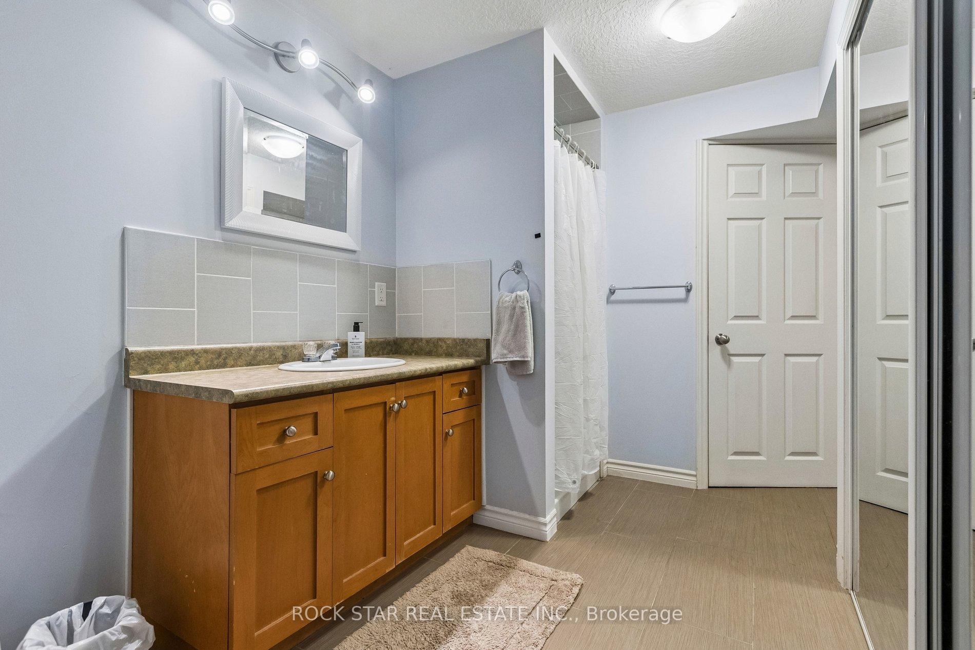 Photo 30 of 130 Hudson Crescent, Kitchener, Heritage Park - Kitchener — HOMEH
