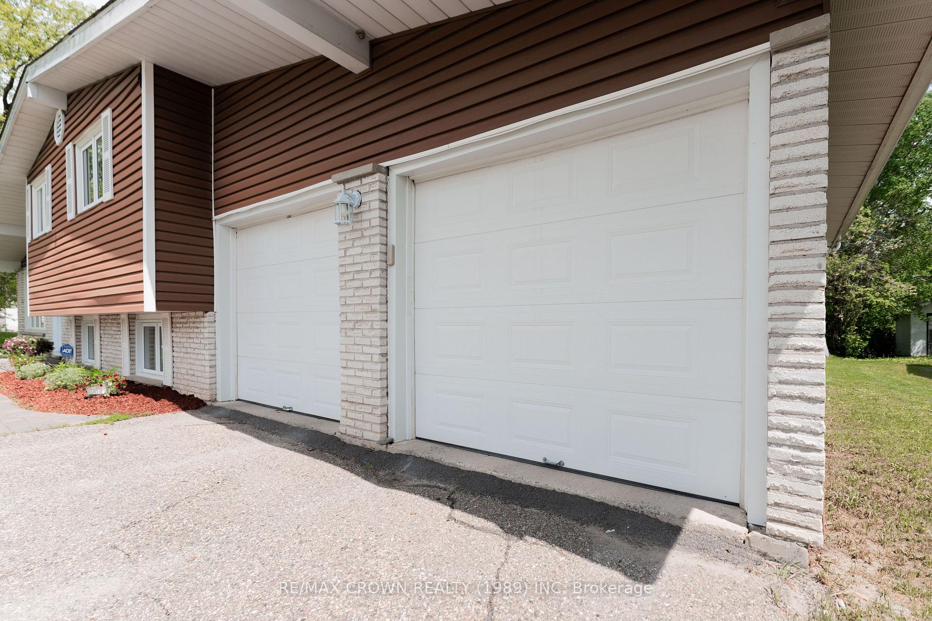 Photo 3 of 11 Kent Place, Kapuskasing — HOMEH