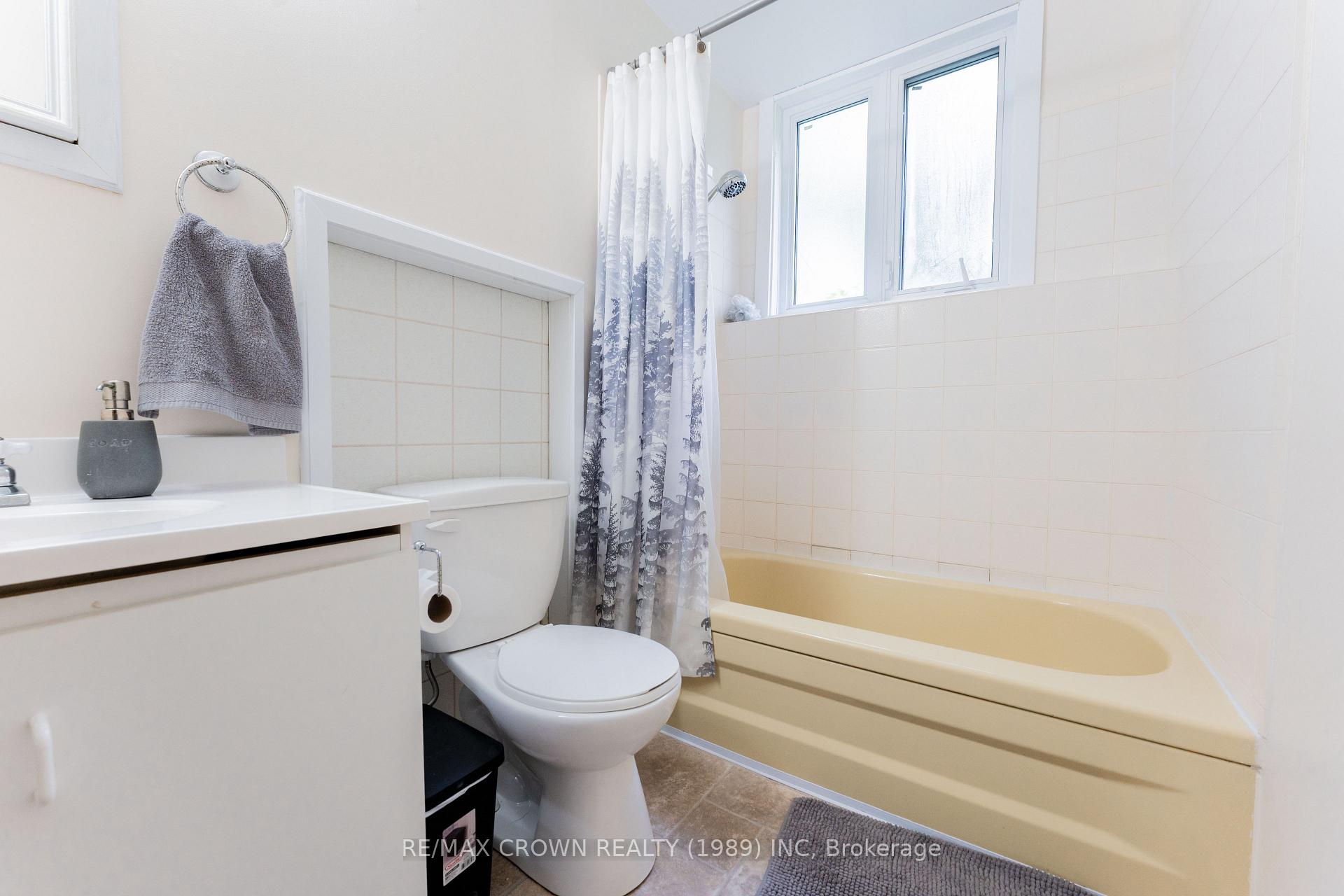 Photo 34 of 11 Kent Place, Kapuskasing — HOMEH
