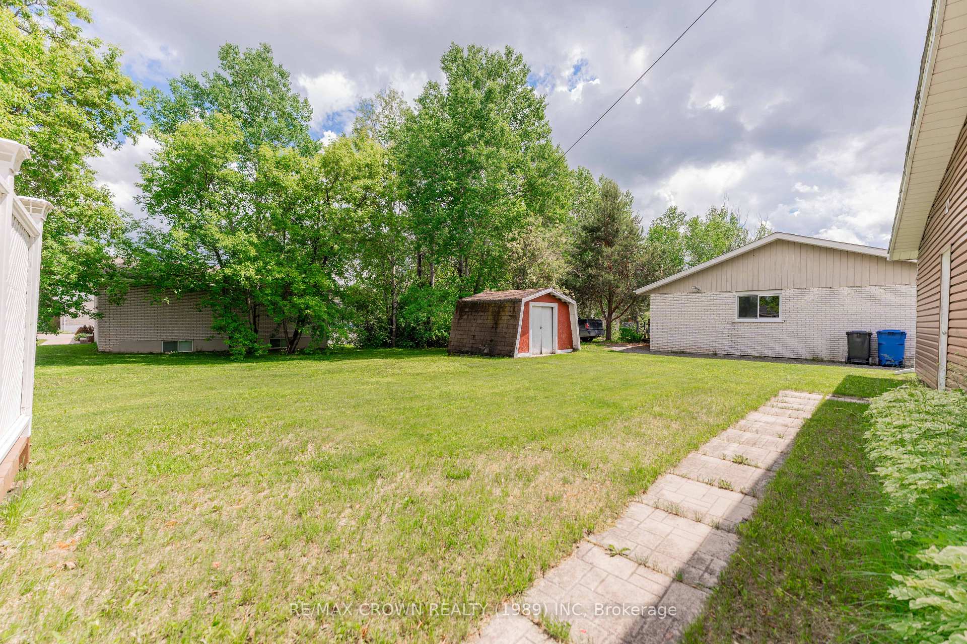 Photo 49 of 11 Kent Place, Kapuskasing — HOMEH