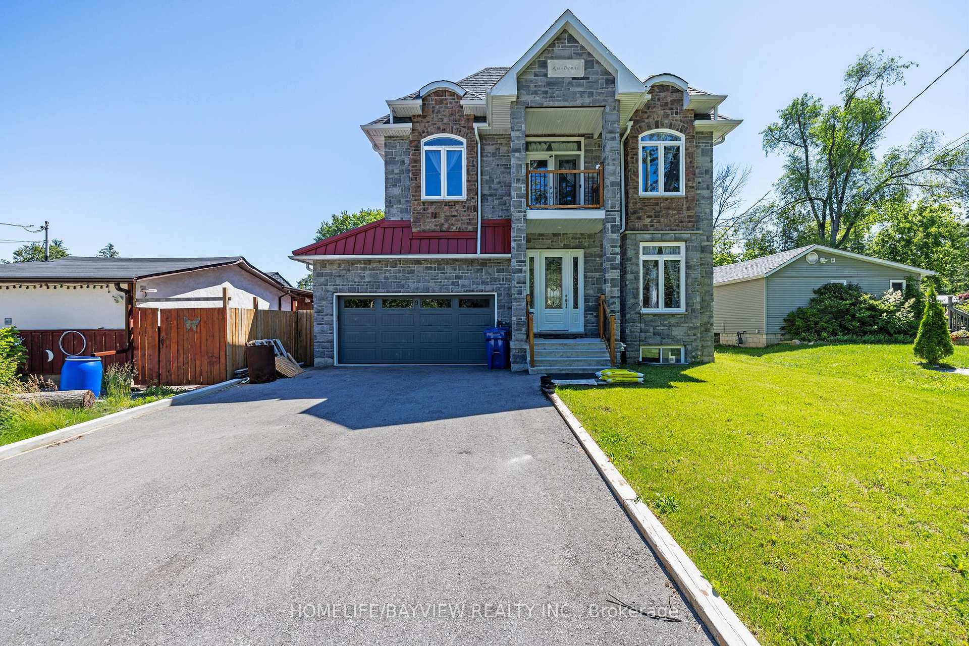 Photo 2 of 9 Albert Street, Georgina, Sutton & Jackson's Point — HOMEH