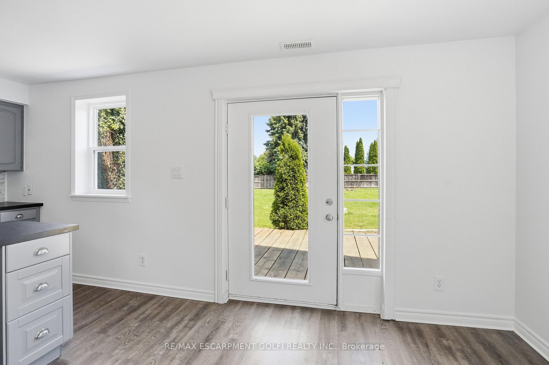 Photo 16 of Unit C, 292 Main Street, Grimsby, Grimsby West — HOMEH