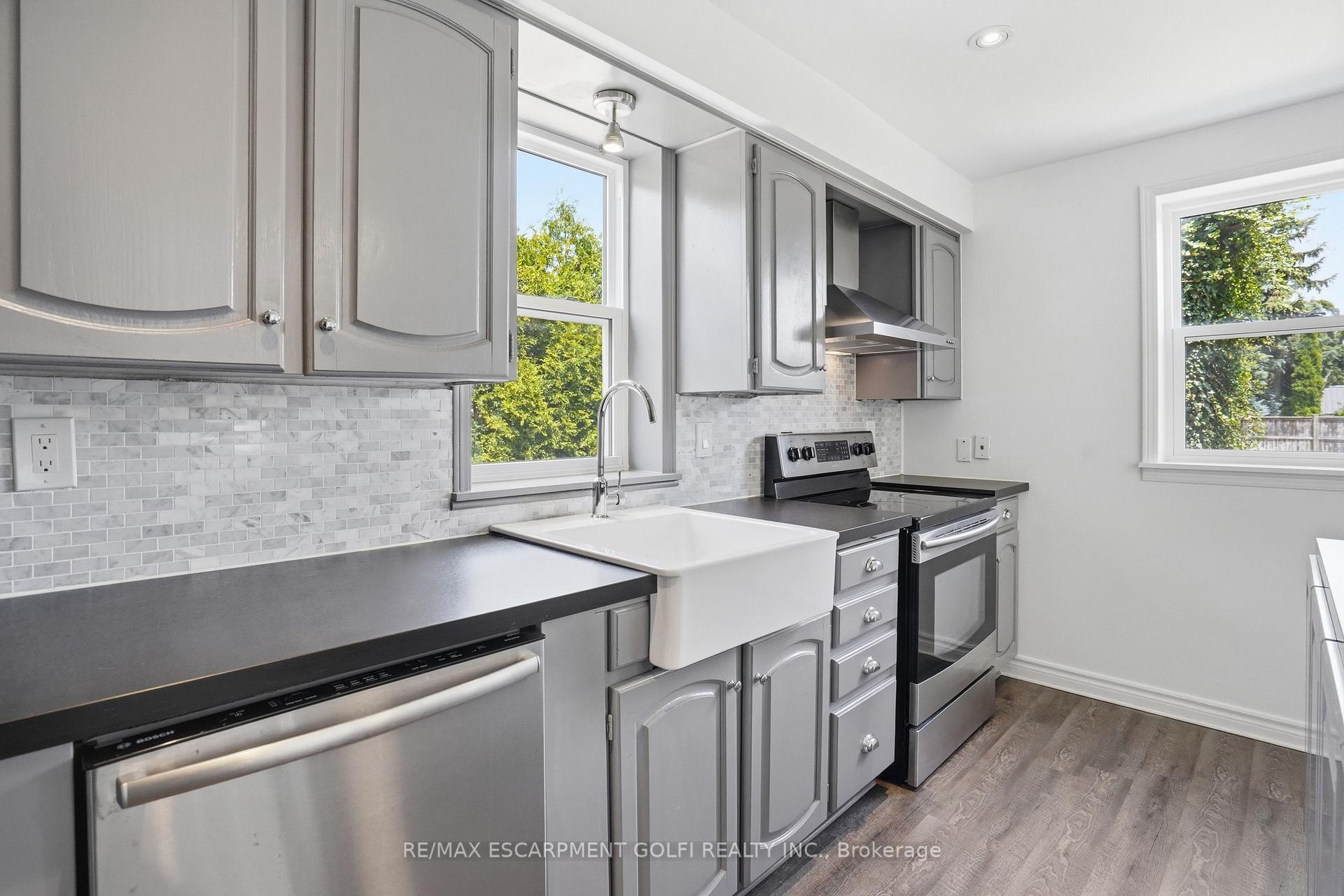 Photo 18 of Unit C, 292 Main Street, Grimsby, Grimsby West — HOMEH