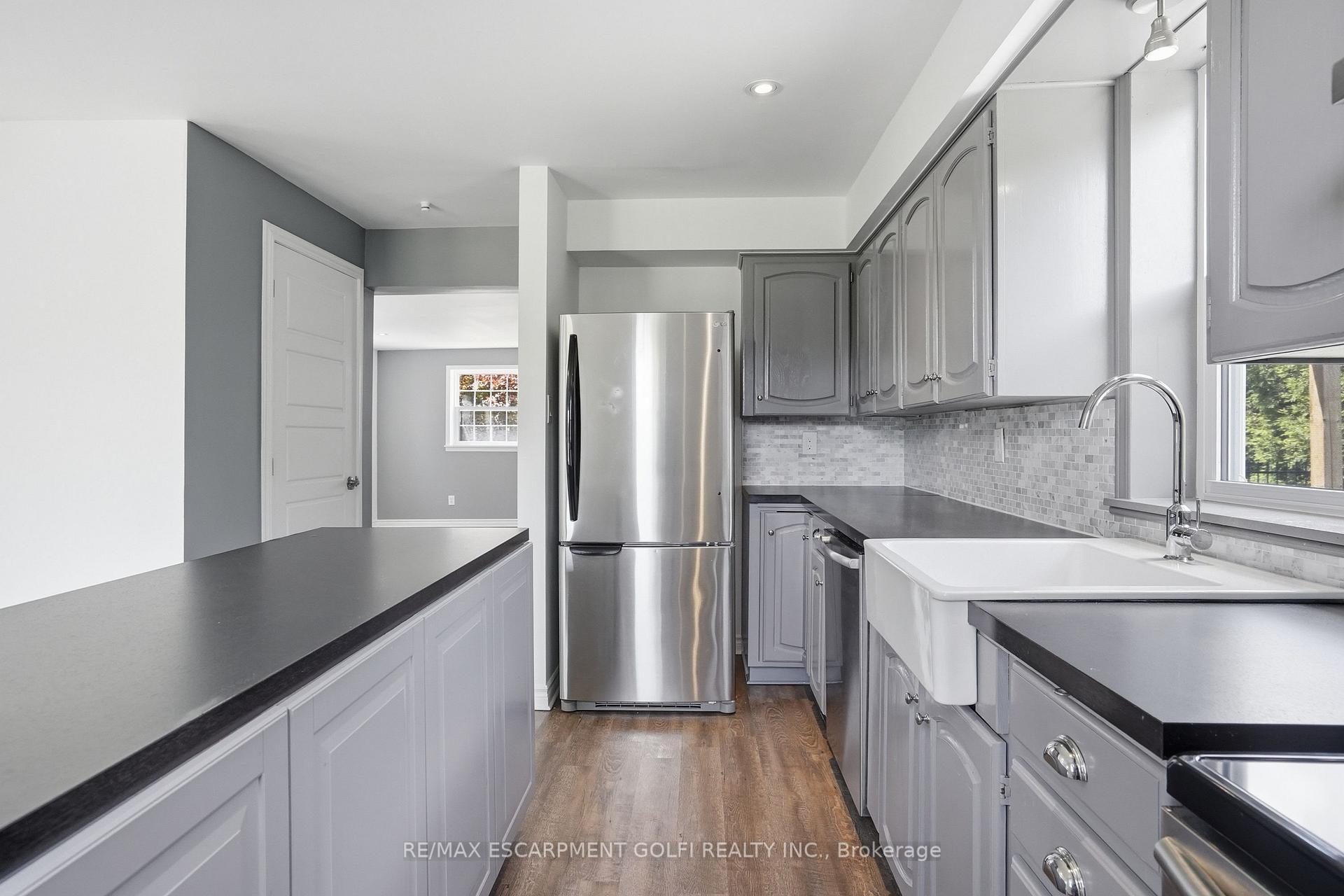 Photo 19 of Unit C, 292 Main Street, Grimsby, Grimsby West — HOMEH