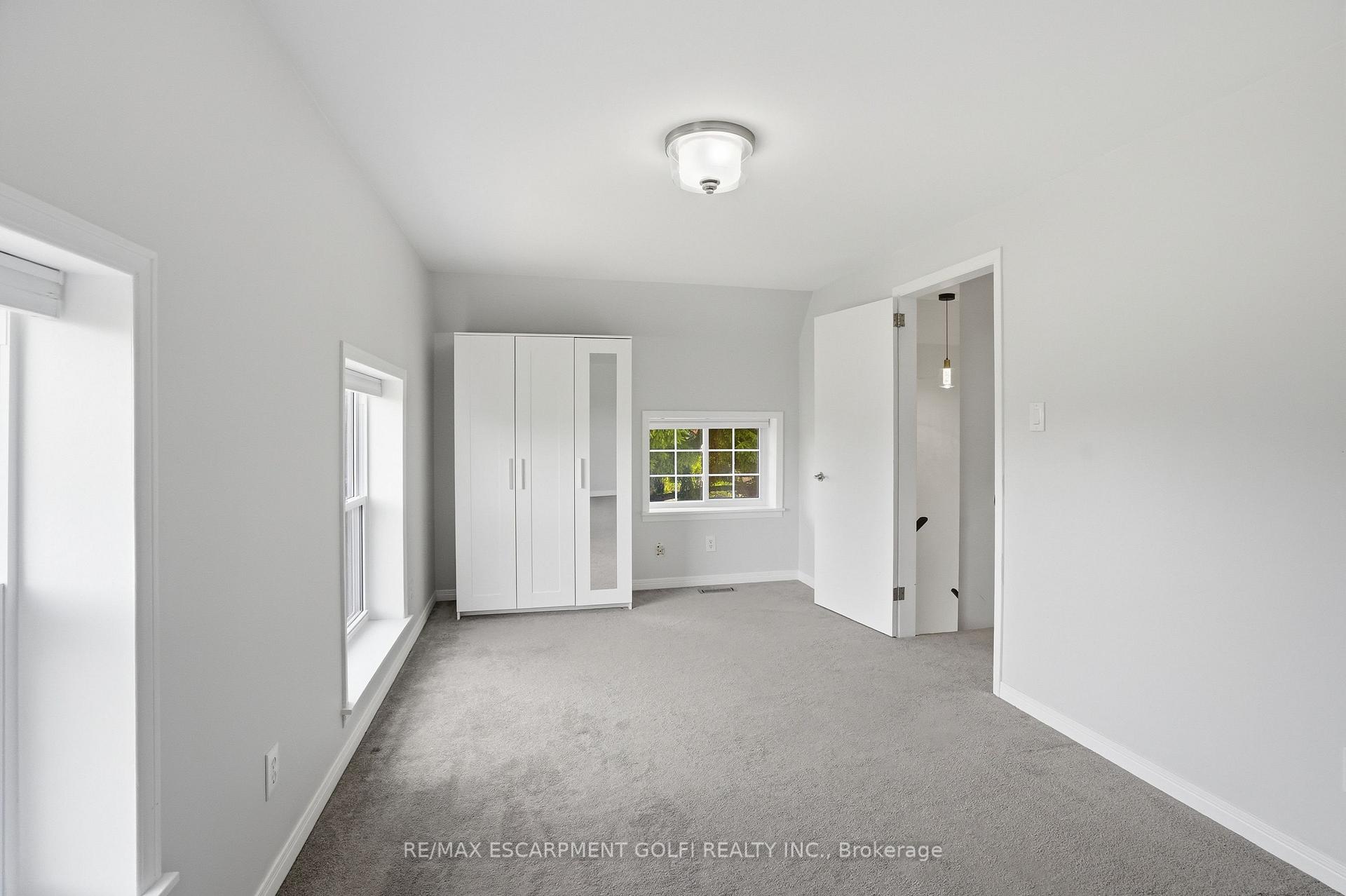 Photo 22 of Unit C, 292 Main Street, Grimsby, Grimsby West — HOMEH