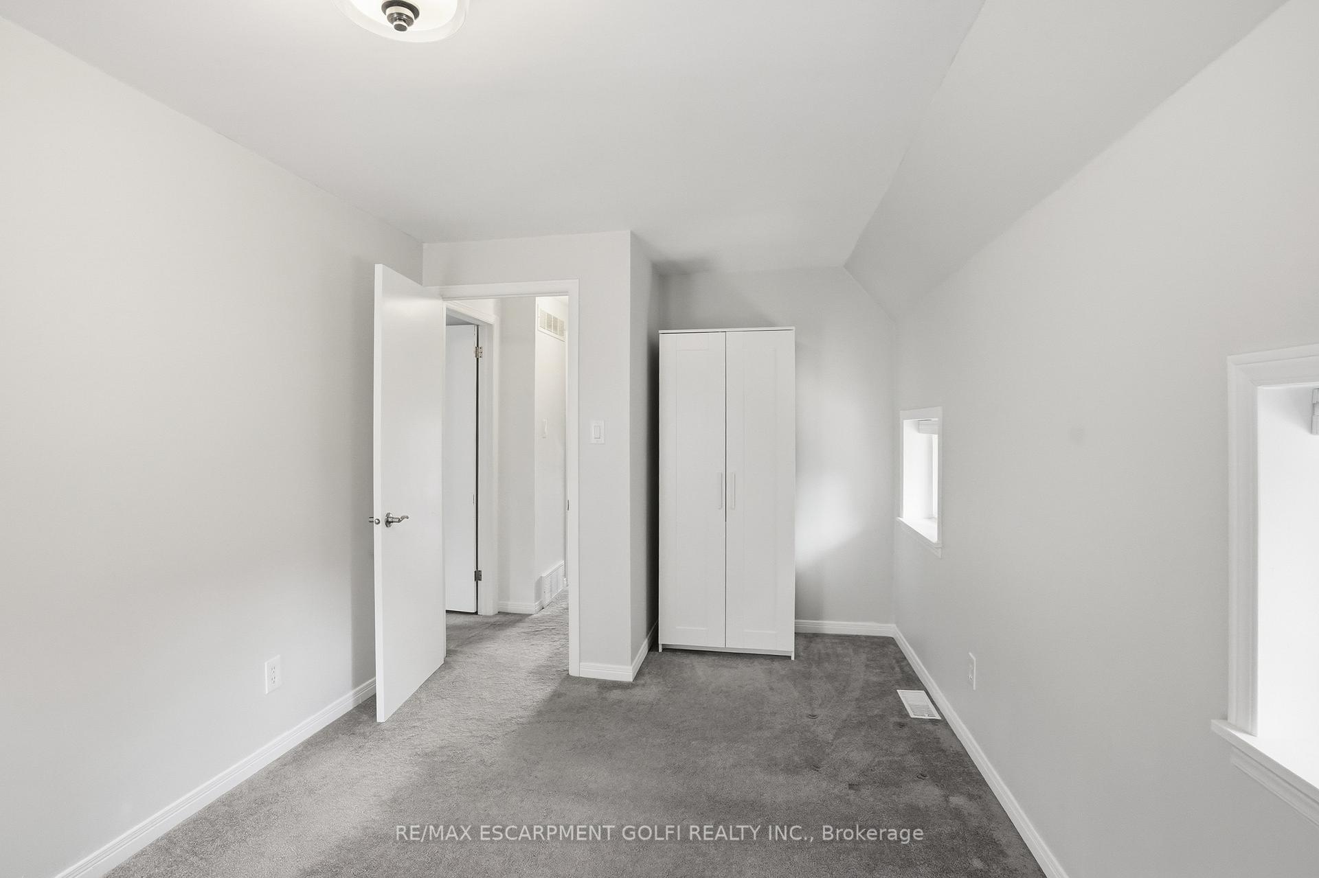 Photo 25 of Unit C, 292 Main Street, Grimsby, Grimsby West — HOMEH