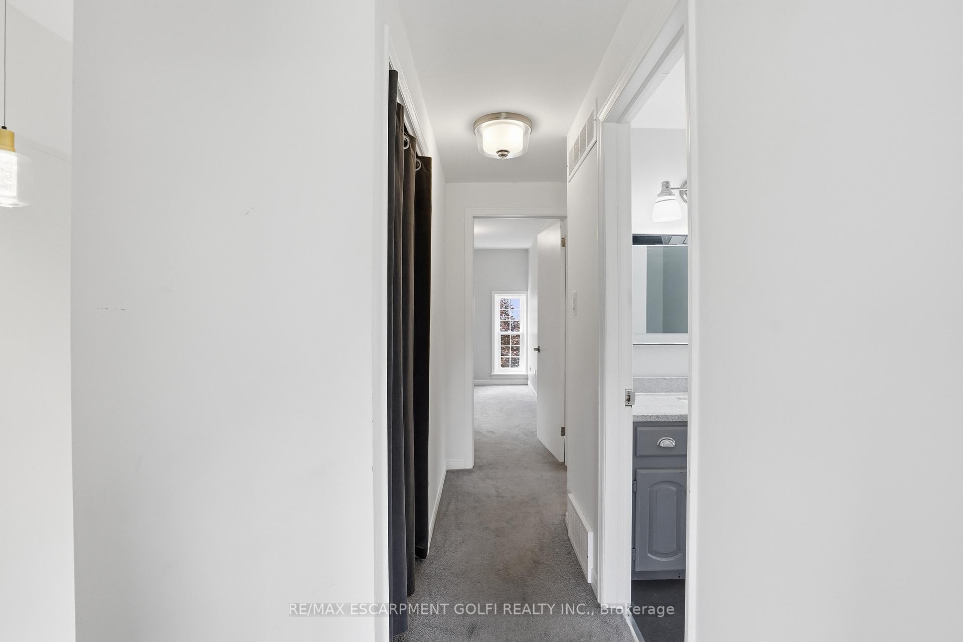 Photo 26 of Unit C, 292 Main Street, Grimsby, Grimsby West — HOMEH