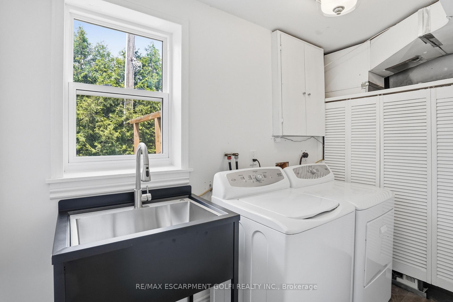 Photo 32 of Unit C, 292 Main Street, Grimsby, Grimsby West — HOMEH