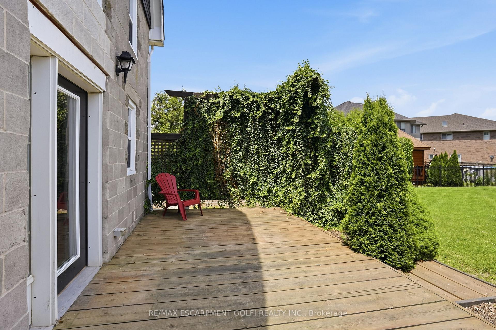Photo 34 of Unit C, 292 Main Street, Grimsby, Grimsby West — HOMEH