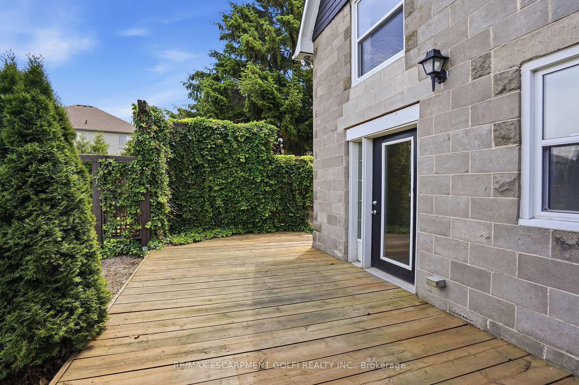 Photo 35 of Unit C, 292 Main Street, Grimsby, Grimsby West — HOMEH