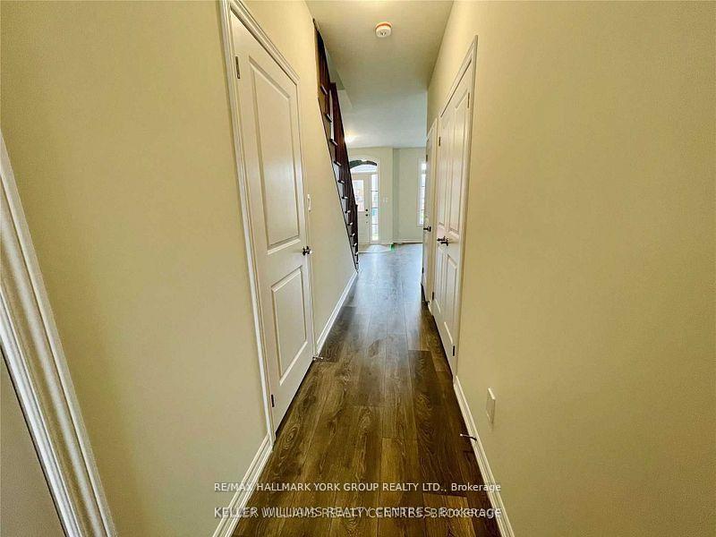 Photo 2 of 586 Murrell Boulevard, East Gwillimbury, Sharon — HOMEH