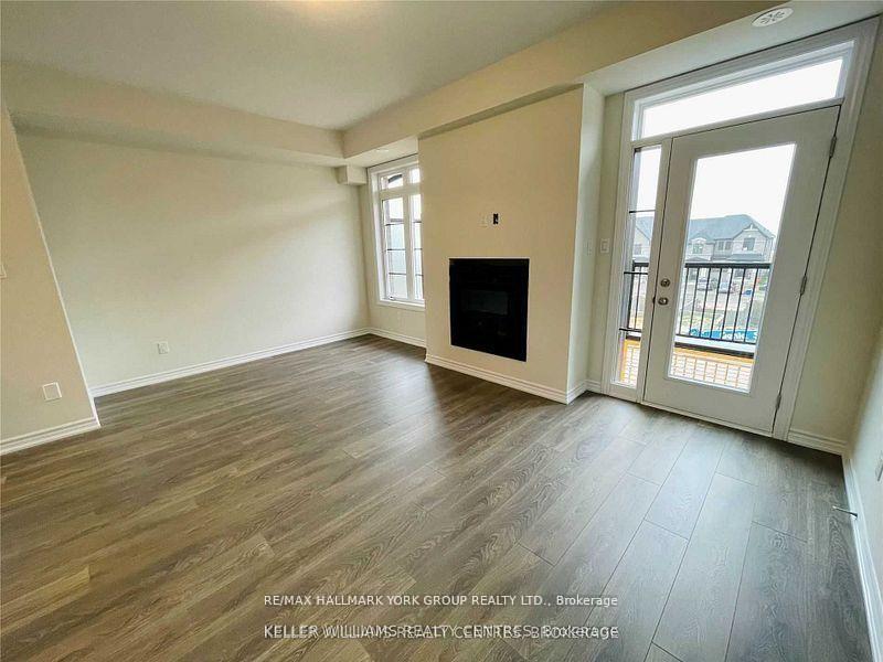 Photo 7 of 586 Murrell Boulevard, East Gwillimbury, Sharon — HOMEH