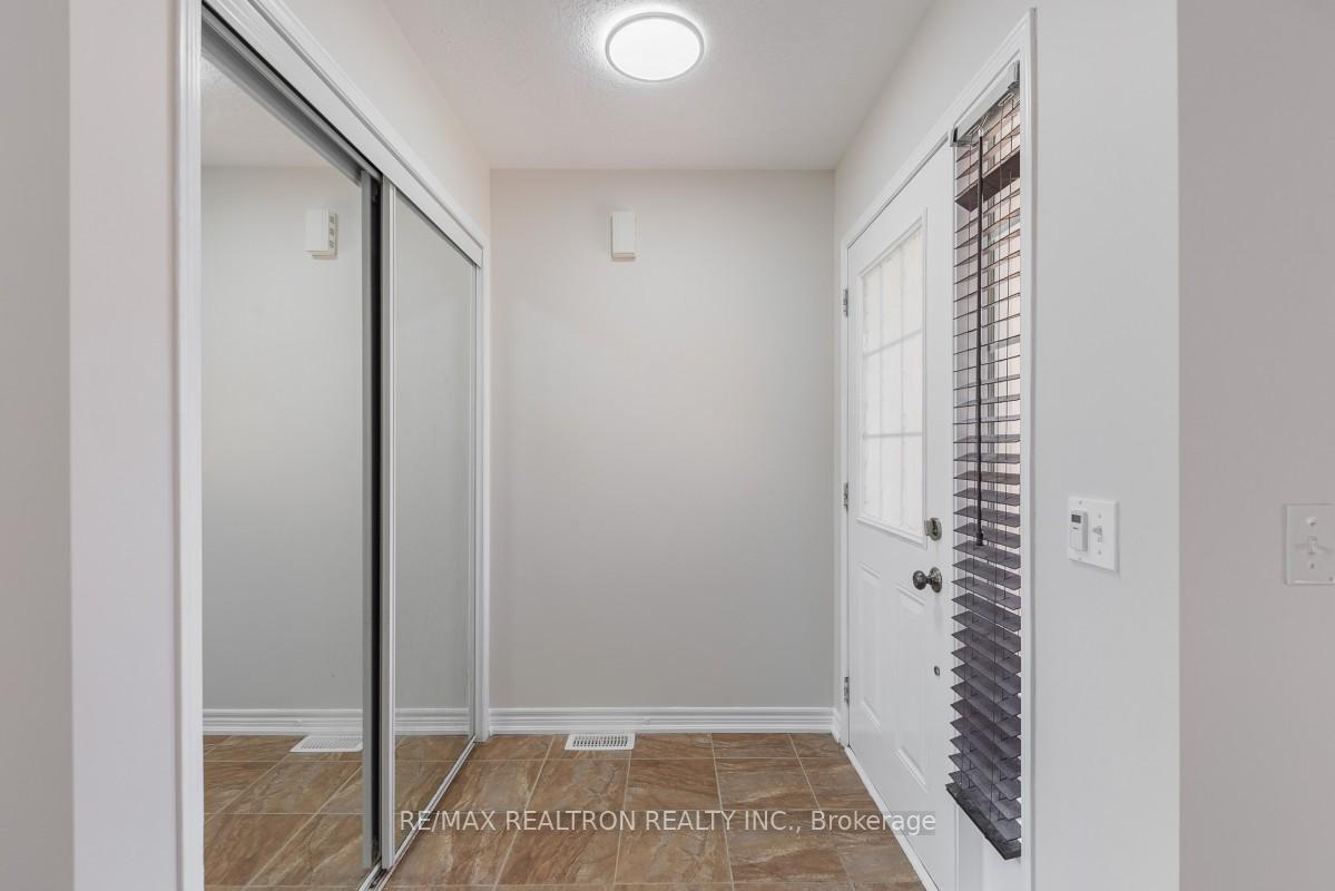 Photo 4 of Unit 10, 800 Westridge Boulevard, Orillia — HOMEH