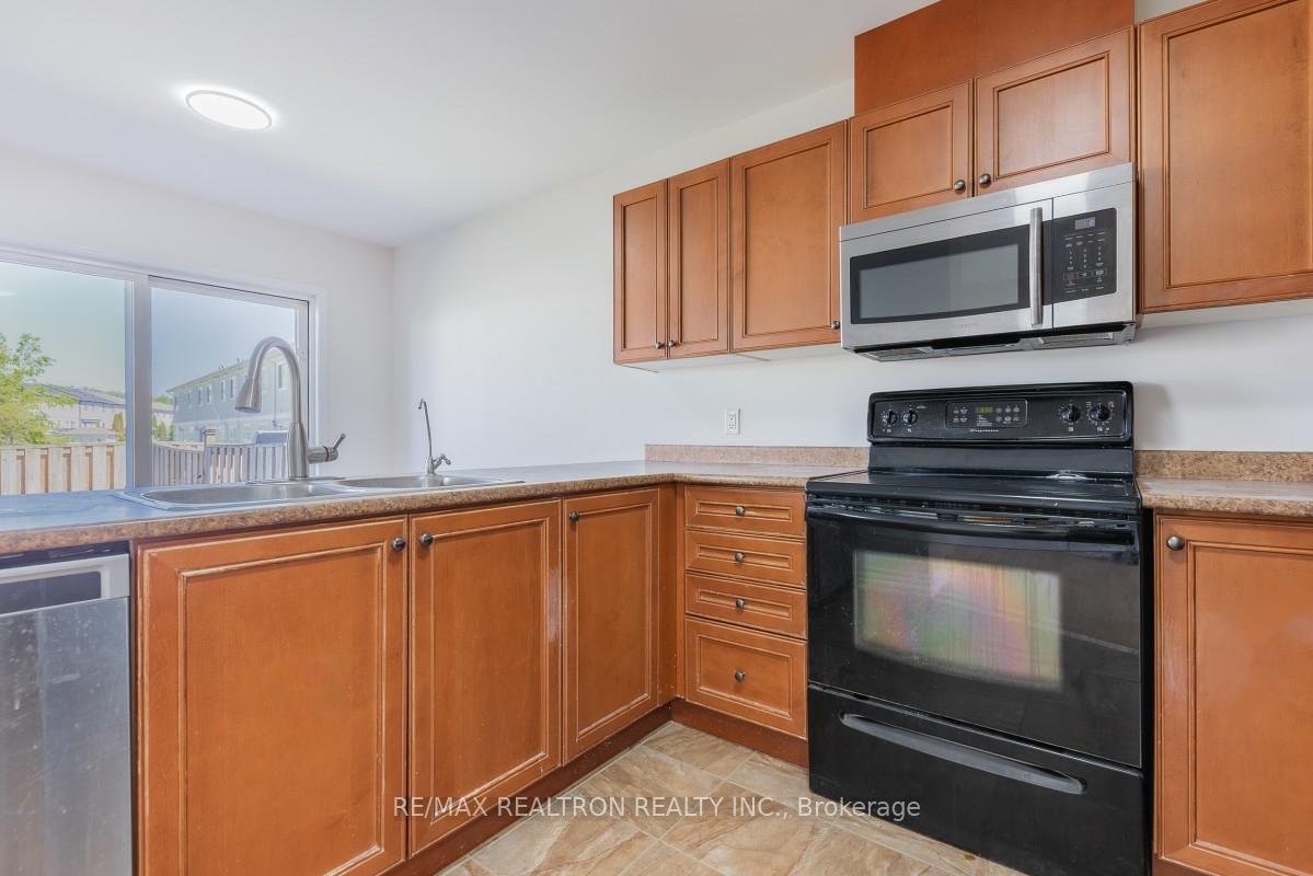 Photo 7 of Unit 10, 800 Westridge Boulevard, Orillia — HOMEH