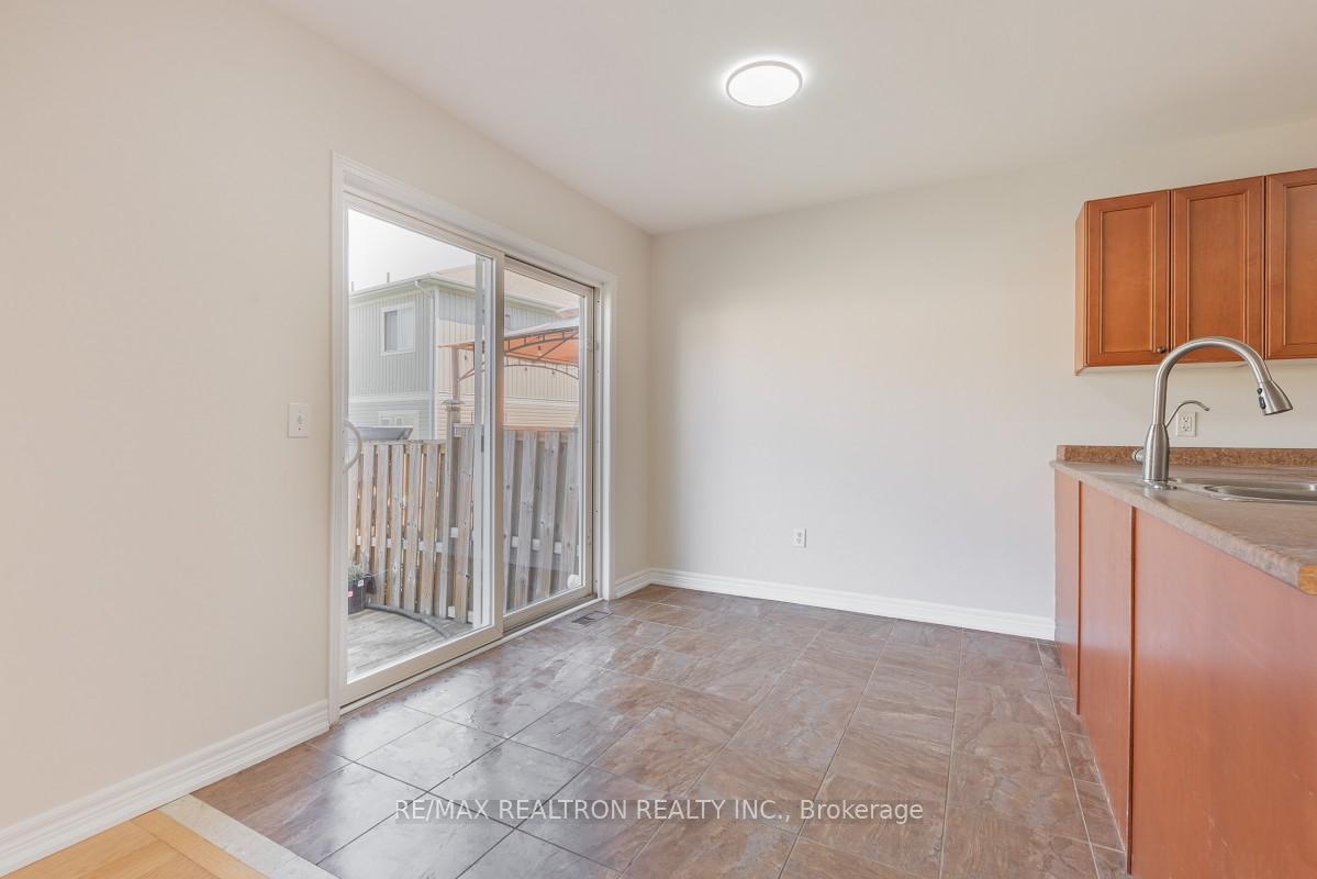 Photo 10 of Unit 10, 800 Westridge Boulevard, Orillia — HOMEH