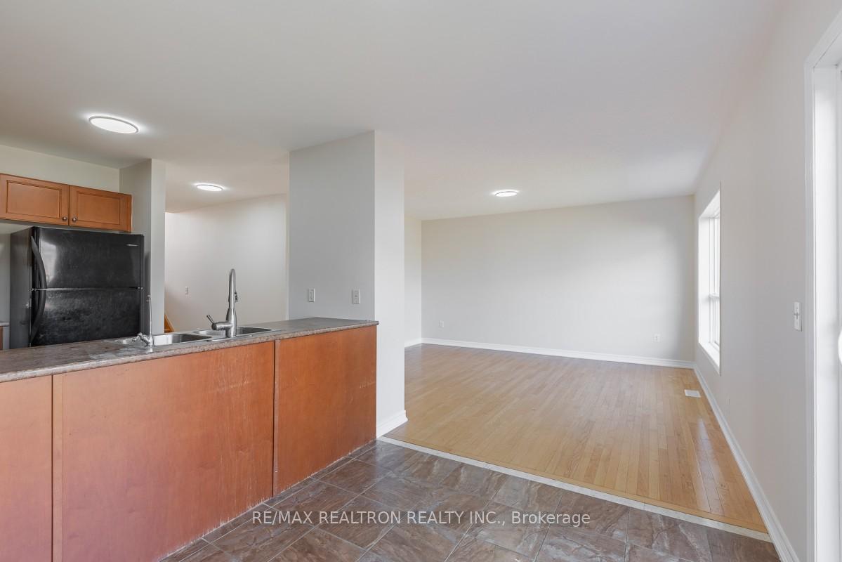 Photo 11 of Unit 10, 800 Westridge Boulevard, Orillia — HOMEH
