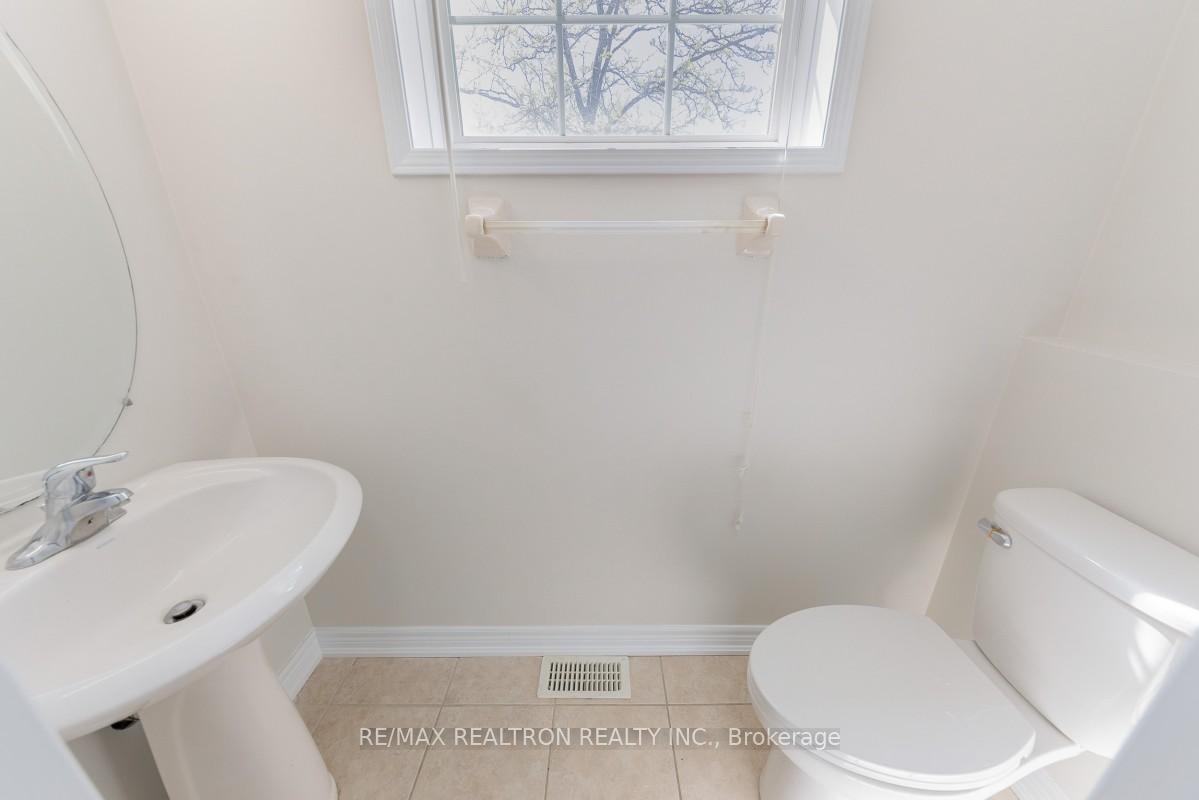 Photo 16 of Unit 10, 800 Westridge Boulevard, Orillia — HOMEH
