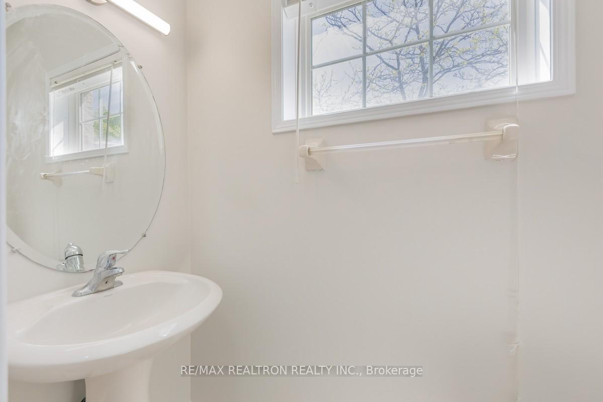 Photo 17 of Unit 10, 800 Westridge Boulevard, Orillia — HOMEH