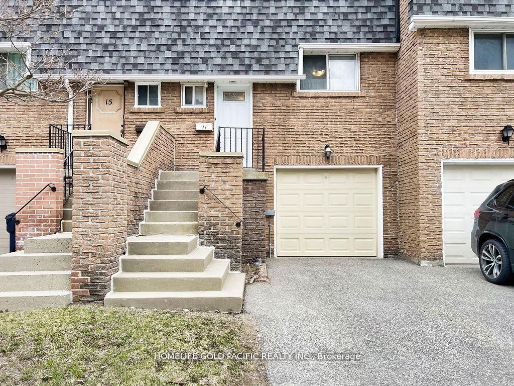Front of Unit 11, 42 Stonehill Court
