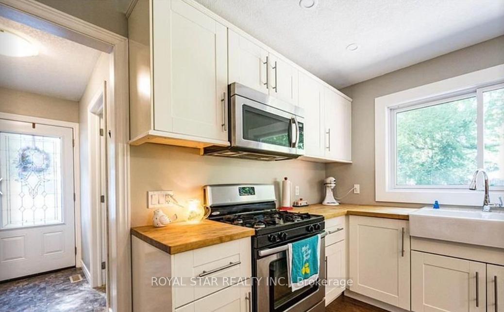 Photo 6 of 410 Main Street E, Norwich, Springford — HOMEH
