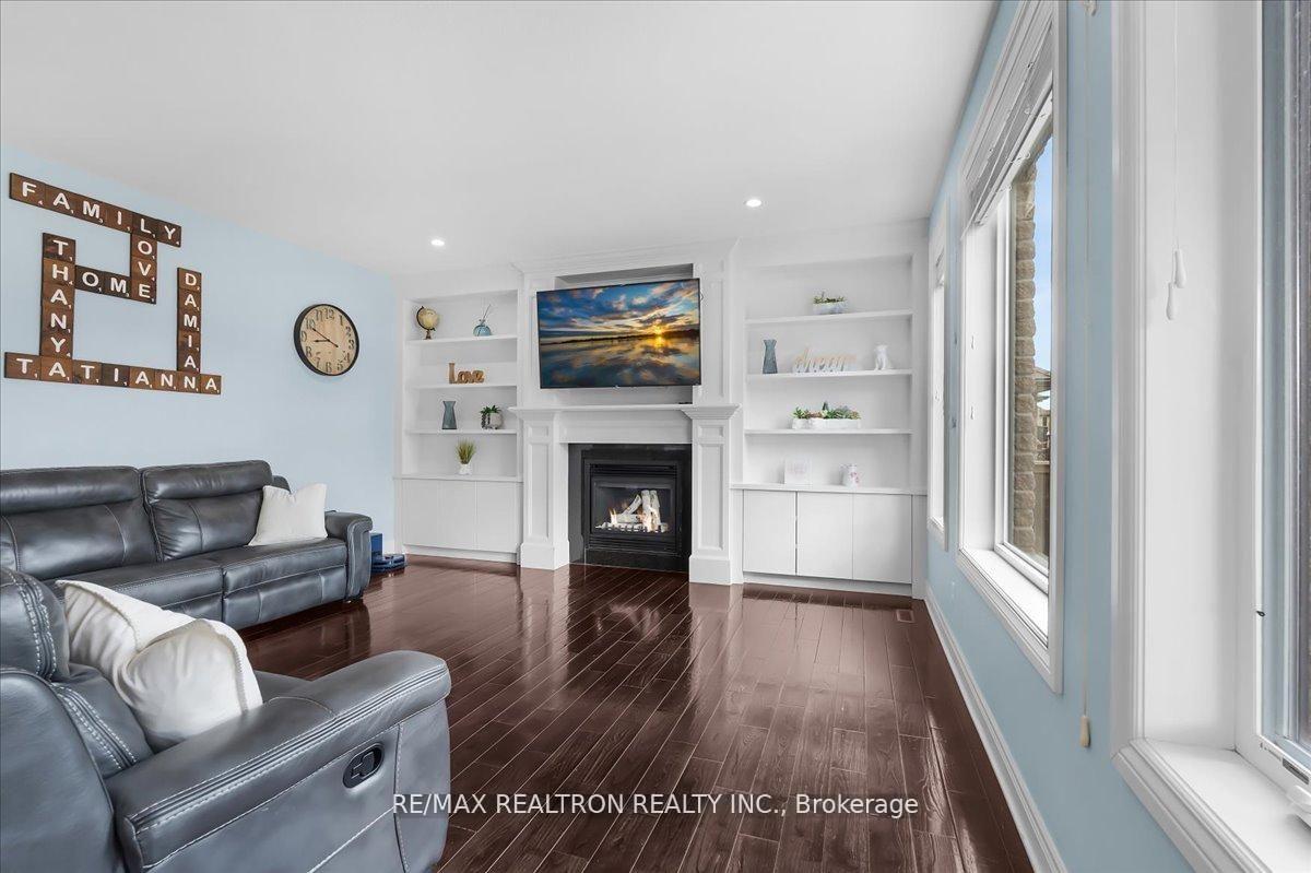 Photo 5 of 177 Martin Drive, Middlesex Centre, Ilderton — HOMEH