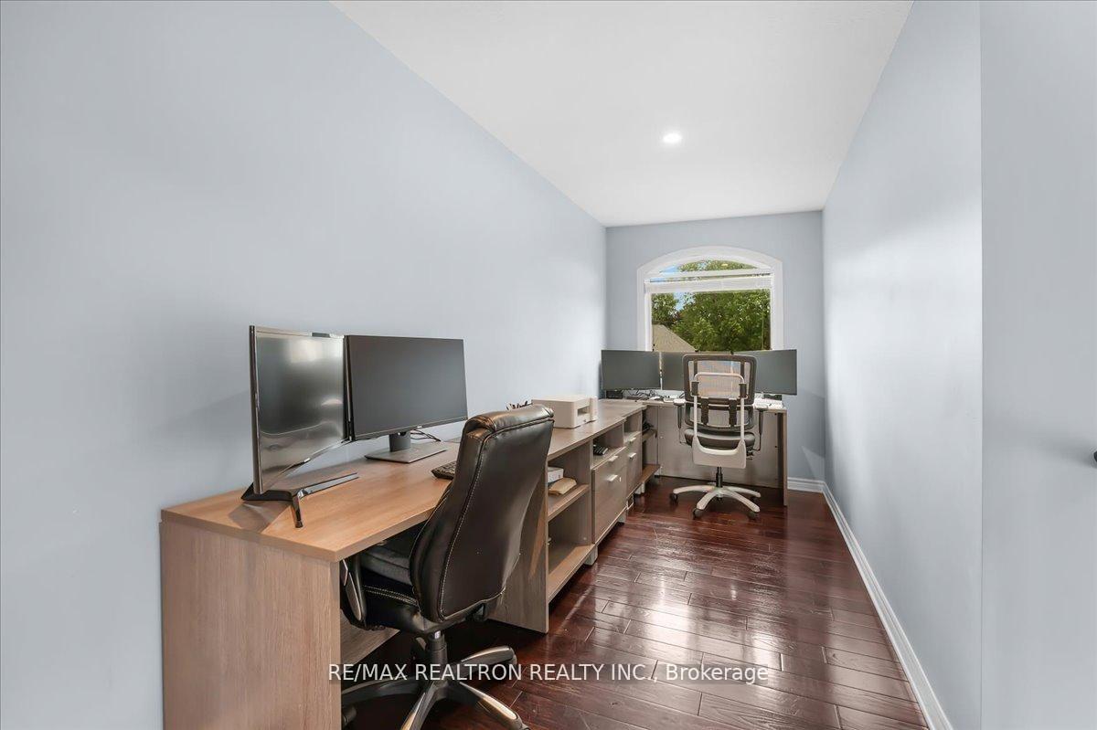 Photo 9 of 177 Martin Drive, Middlesex Centre, Ilderton — HOMEH