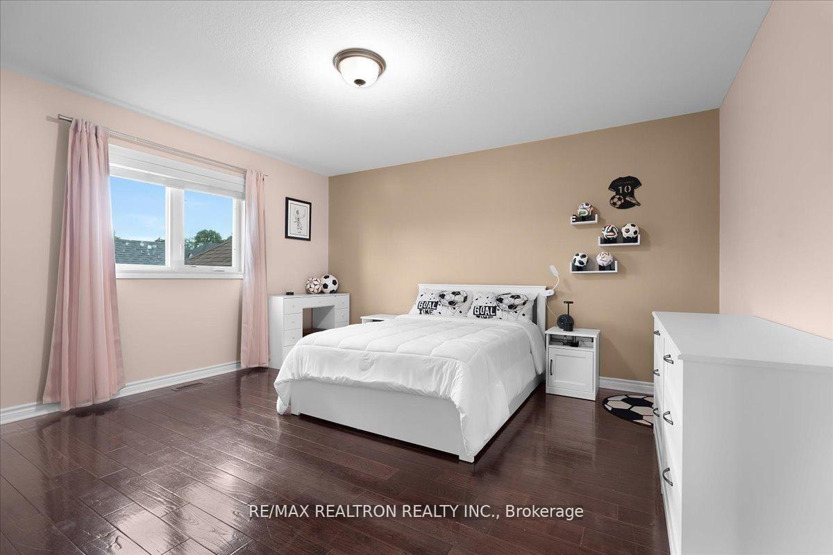 Photo 14 of 177 Martin Drive, Middlesex Centre, Ilderton — HOMEH