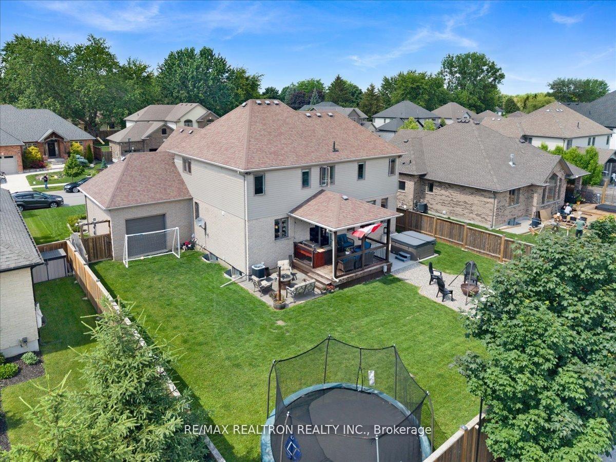 Photo 32 of 177 Martin Drive, Middlesex Centre, Ilderton — HOMEH