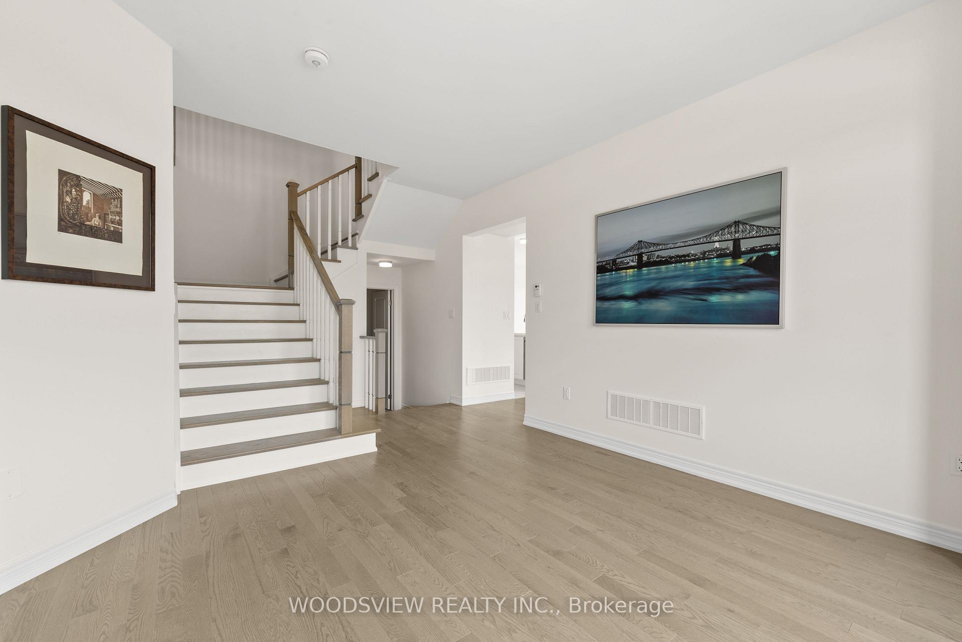 Photo 7 of 91 Thicketwood Avenue, Barrie, Rural Barrie Southeast — HOMEH