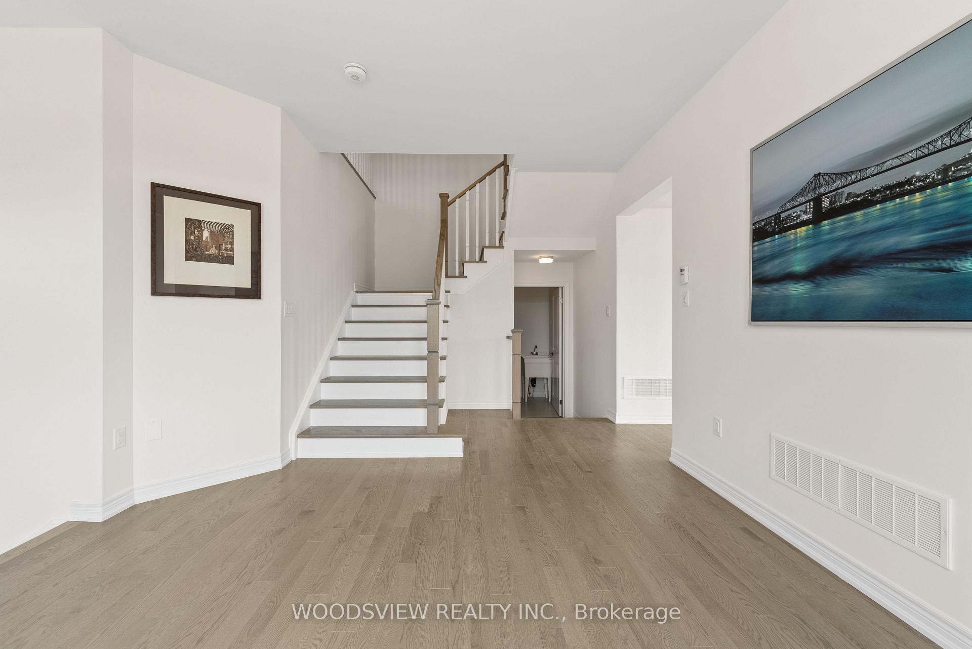 Photo 8 of 91 Thicketwood Avenue, Barrie, Rural Barrie Southeast — HOMEH