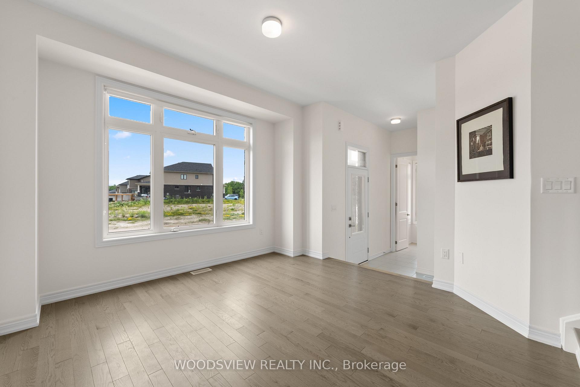 Photo 9 of 91 Thicketwood Avenue, Barrie, Rural Barrie Southeast — HOMEH