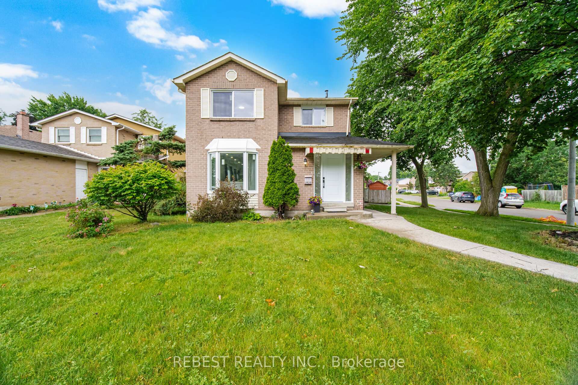 Photo 4 of 3120 Mccarron Crescent, Mississauga, Meadowvale — HOMEH