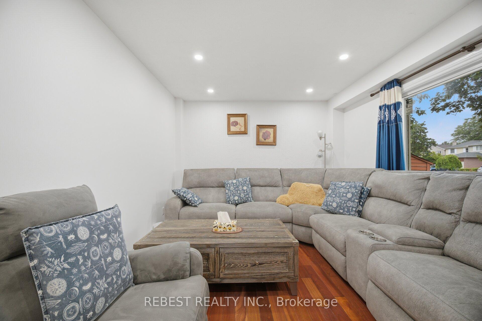 Photo 17 of 3120 Mccarron Crescent, Mississauga, Meadowvale — HOMEH
