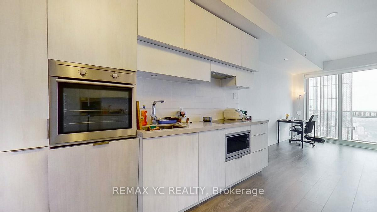Photo 2 of Unit 3810, 8 Eglinton Avenue E, Toronto, Mount Pleasant West — HOMEH