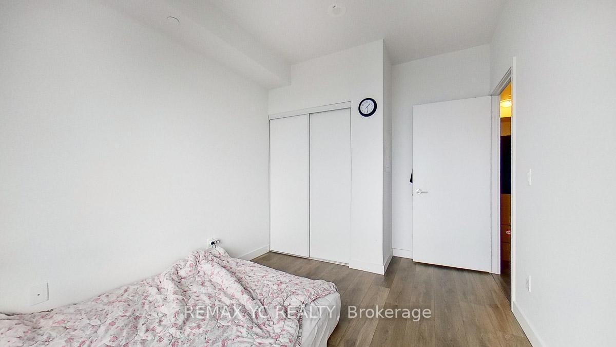 Photo 3 of Unit 3810, 8 Eglinton Avenue E, Toronto, Mount Pleasant West — HOMEH