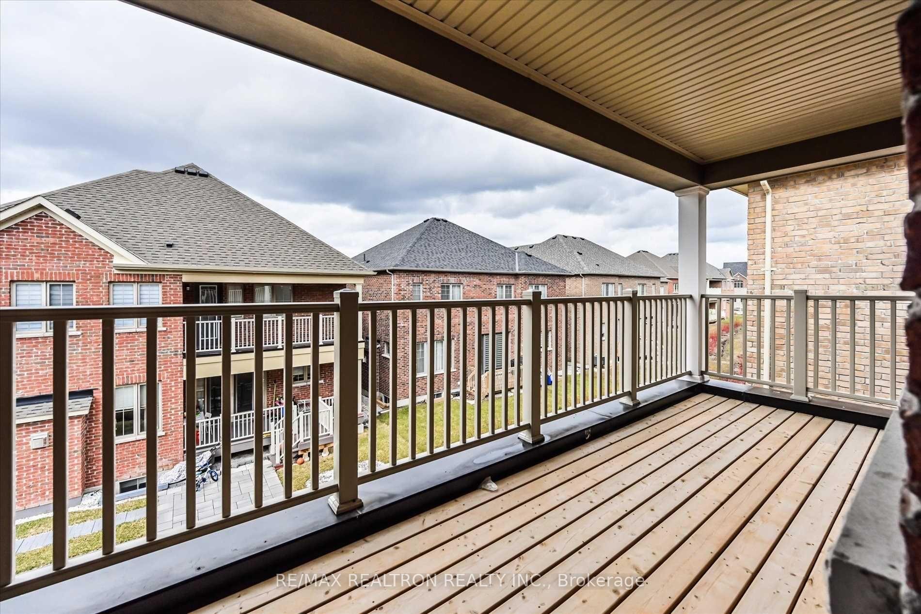 Photo 35 of 51 Ken Sinclair Crescent, Aurora, Aurora Estates — HOMEH