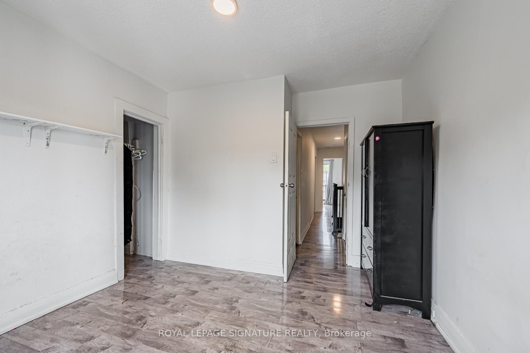 Photo 14 of 573 Coxwell Avenue, Toronto, Woodbine Corridor — HOMEH