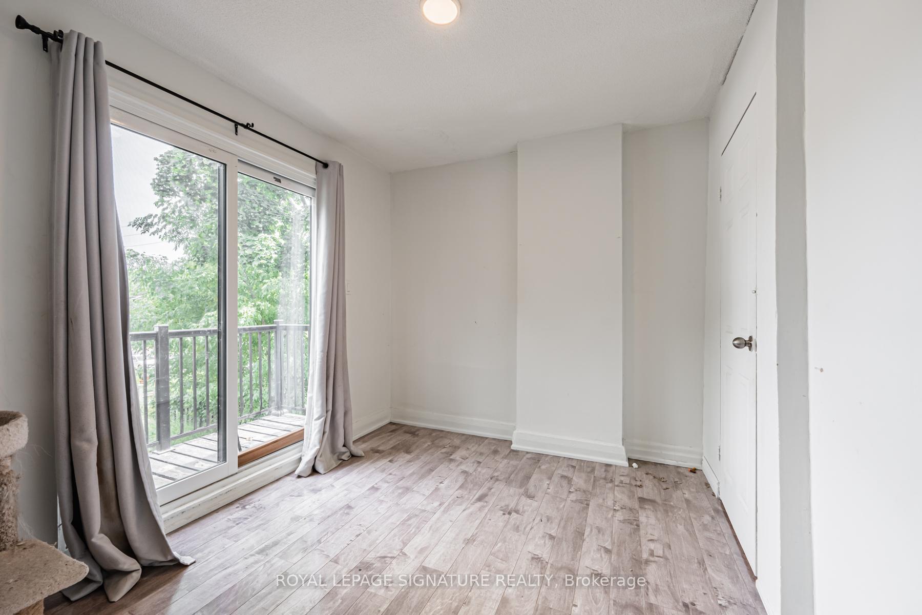 Photo 21 of 573 Coxwell Avenue, Toronto, Woodbine Corridor — HOMEH