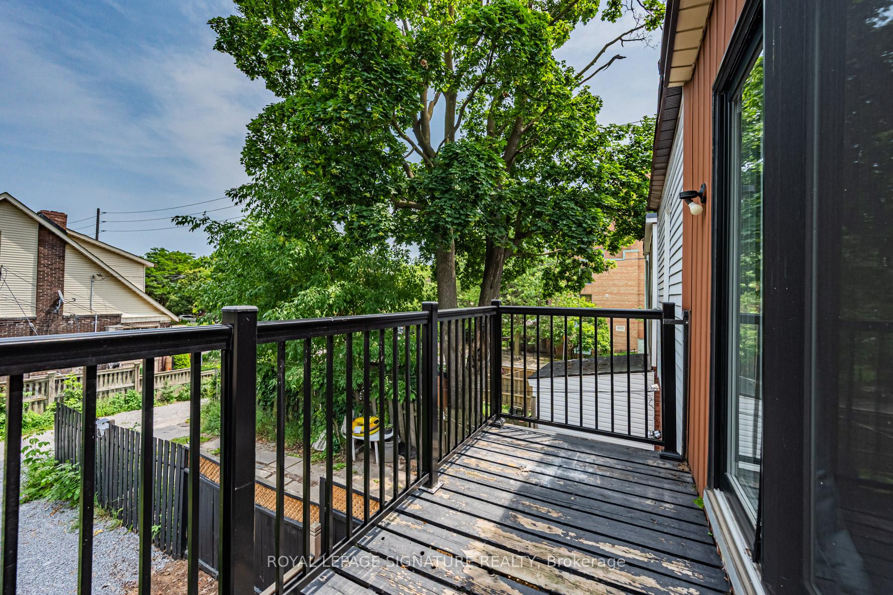 Photo 22 of 573 Coxwell Avenue, Toronto, Woodbine Corridor — HOMEH