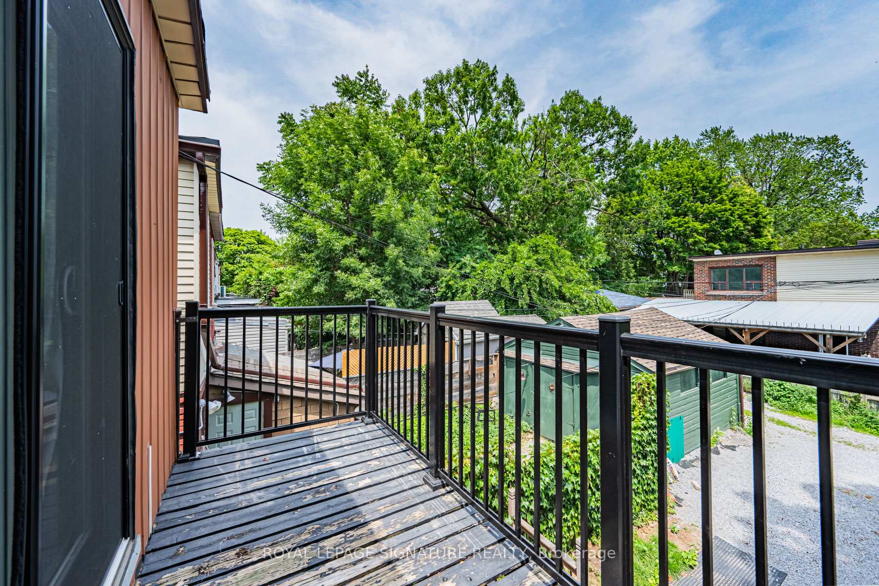 Photo 23 of 573 Coxwell Avenue, Toronto, Woodbine Corridor — HOMEH